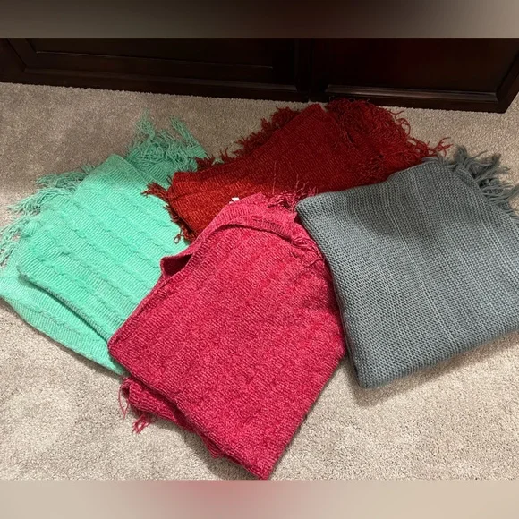 Lot of 4 Gorgeous Lularoe Mimi Shawl’s - Picture 2 of 6